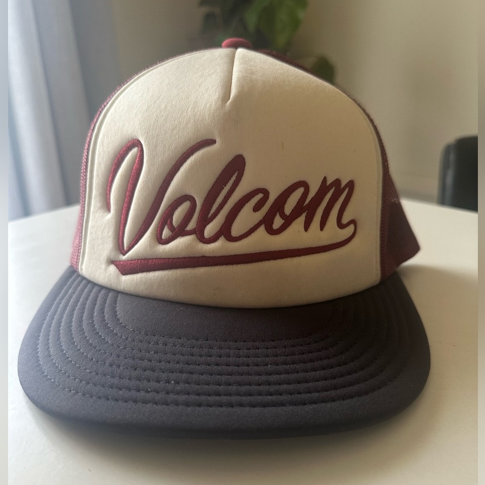 Volcom Foam Trucker Hat Vintage Feel, Off White/Maroon, One Size, Snapback